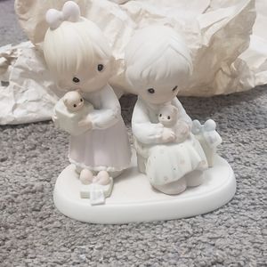 Precious Moments TO A VERY SPECIAL SISTER